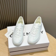 Givenchy Sneakers